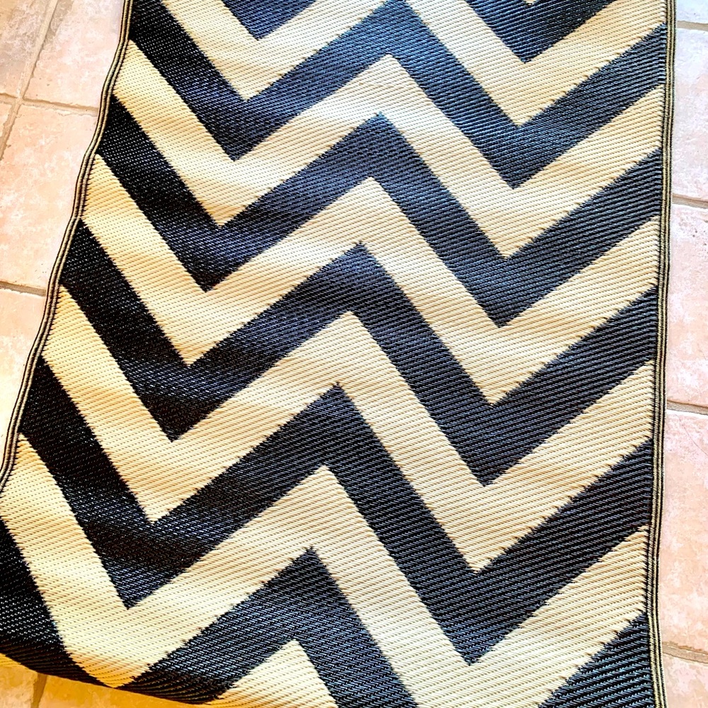 ☃️ 🎁NEW SAFAVEIH Outdoor rug or door mat. 3 x 5’5’,waterproof.  Great quality